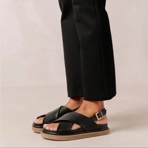 ALOHAS Marshmallow Sandal Size 36 Brand New with Box